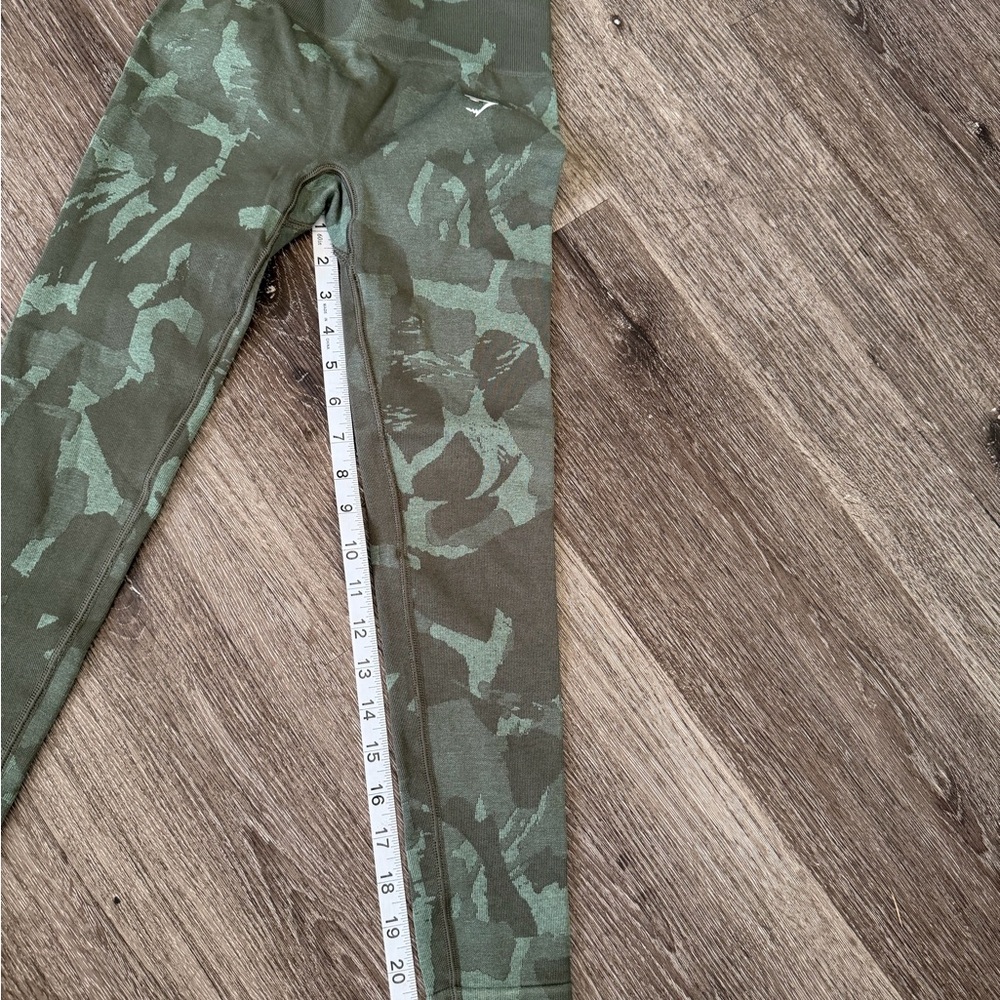 Gymshark Green Camo Seamless Leggings - Picture 5 of 5